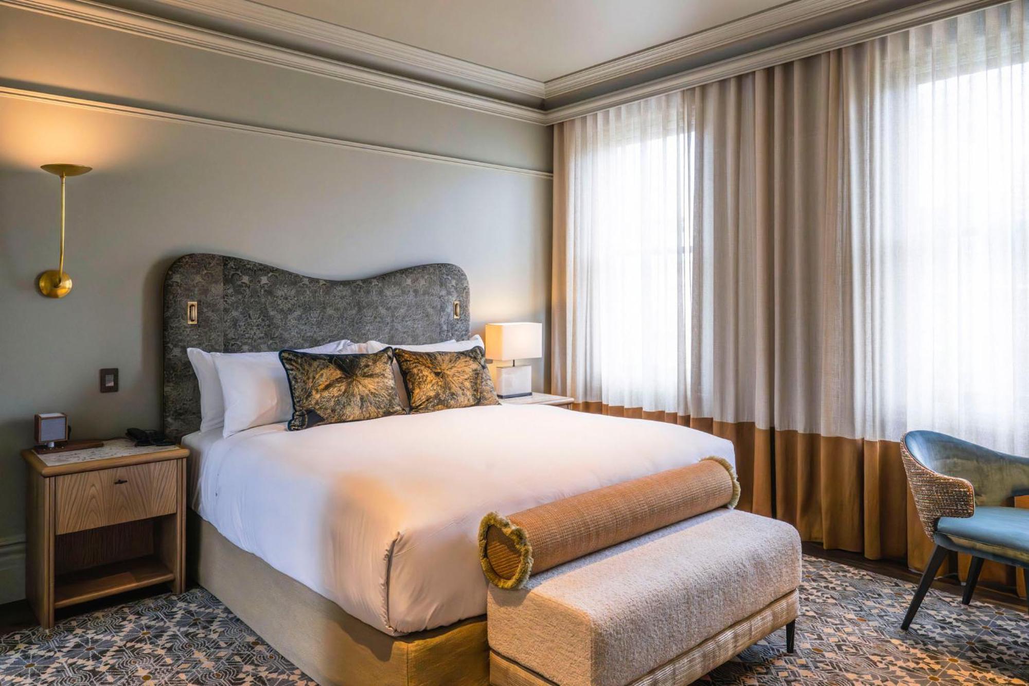 The Grand National By Saint Peter 5*