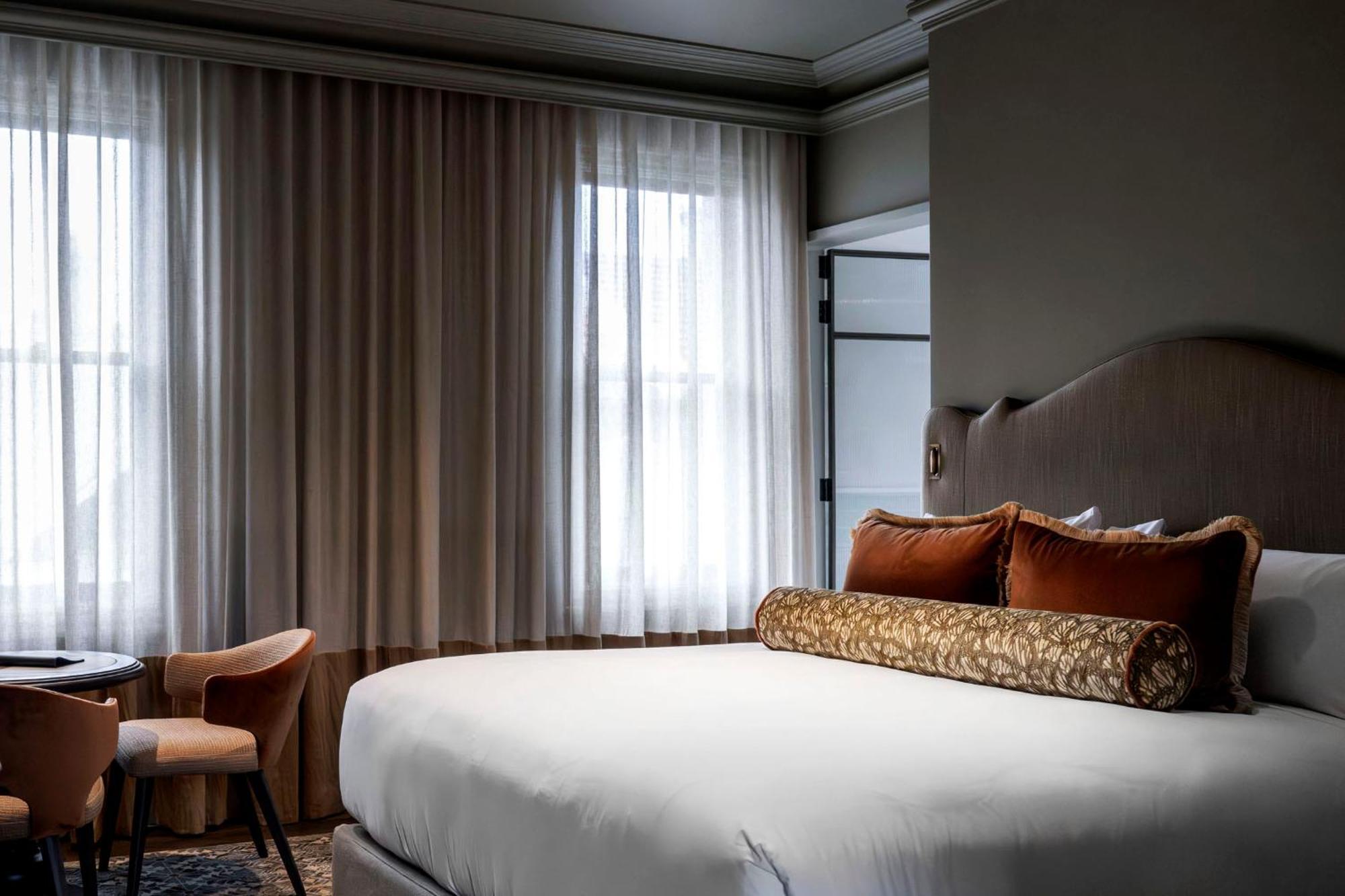 The Grand National By Saint Peter 5*