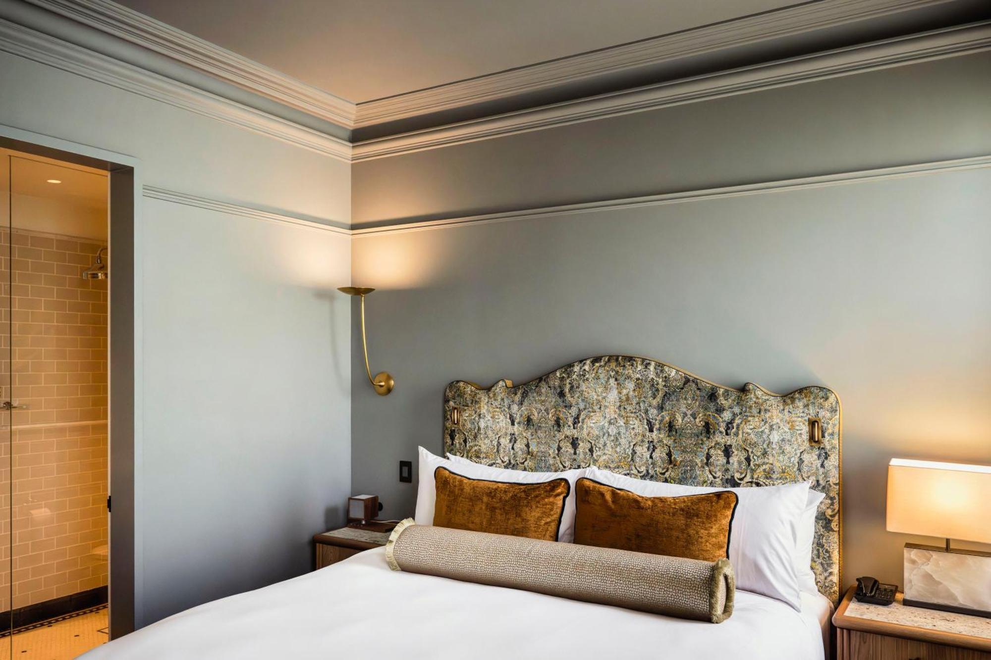 Hotel The Grand National By Saint Peter