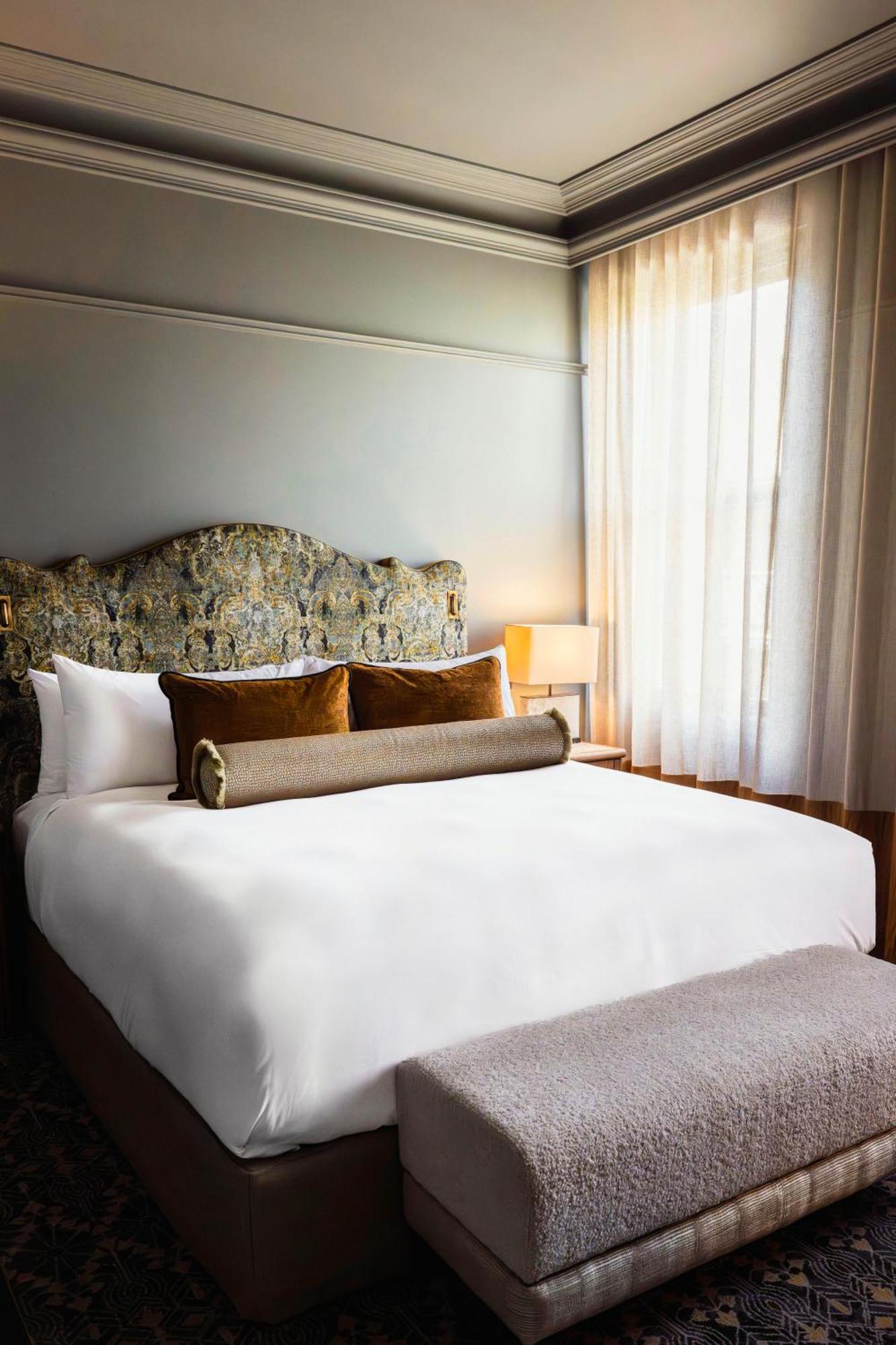 Hotel The Grand National By Saint Peter
